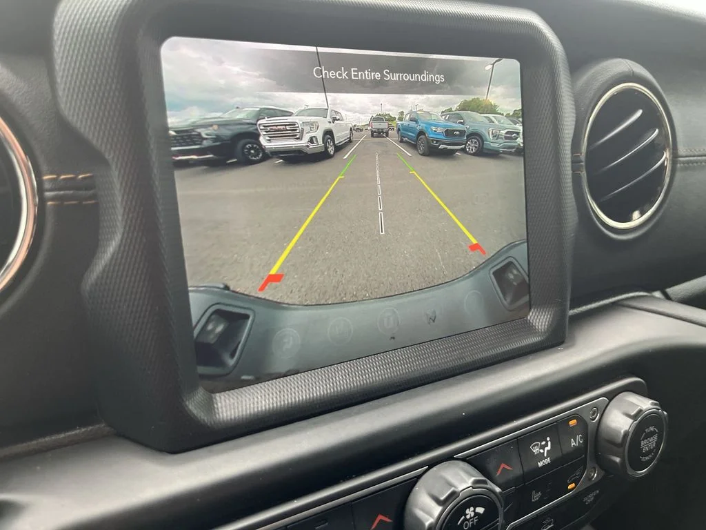 Used 2022 Black Jeep High Altitude image 17