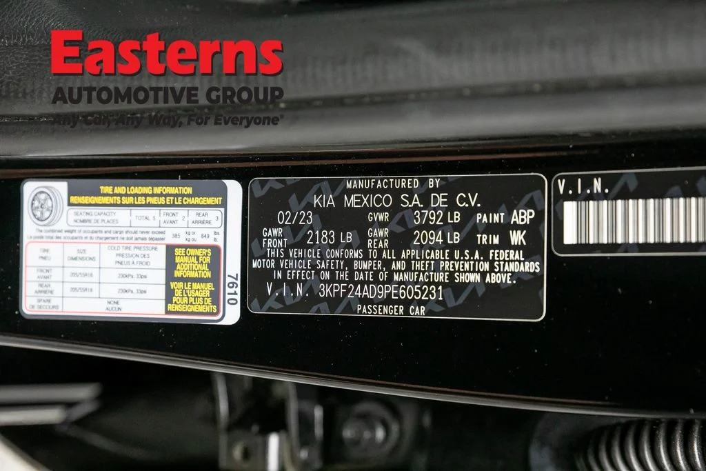 Used 2023 Black Kia LXS image 34
