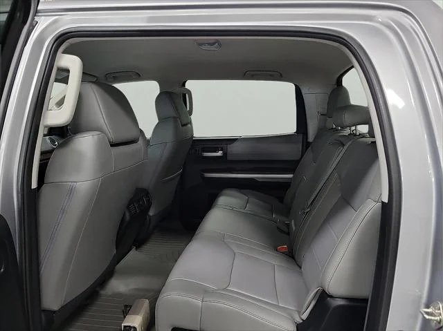 Certified Used 2017 SILVER ME Toyota  image 8