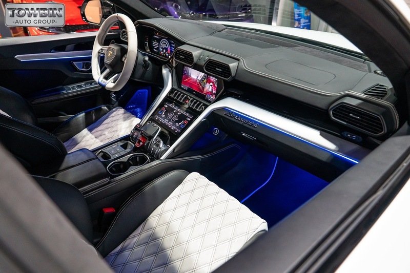 Used 2019  Lamborghini Base image 11
