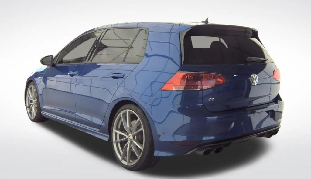 Used 2017 Blue Volkswagen DCC & Navigation 4Motion image 7