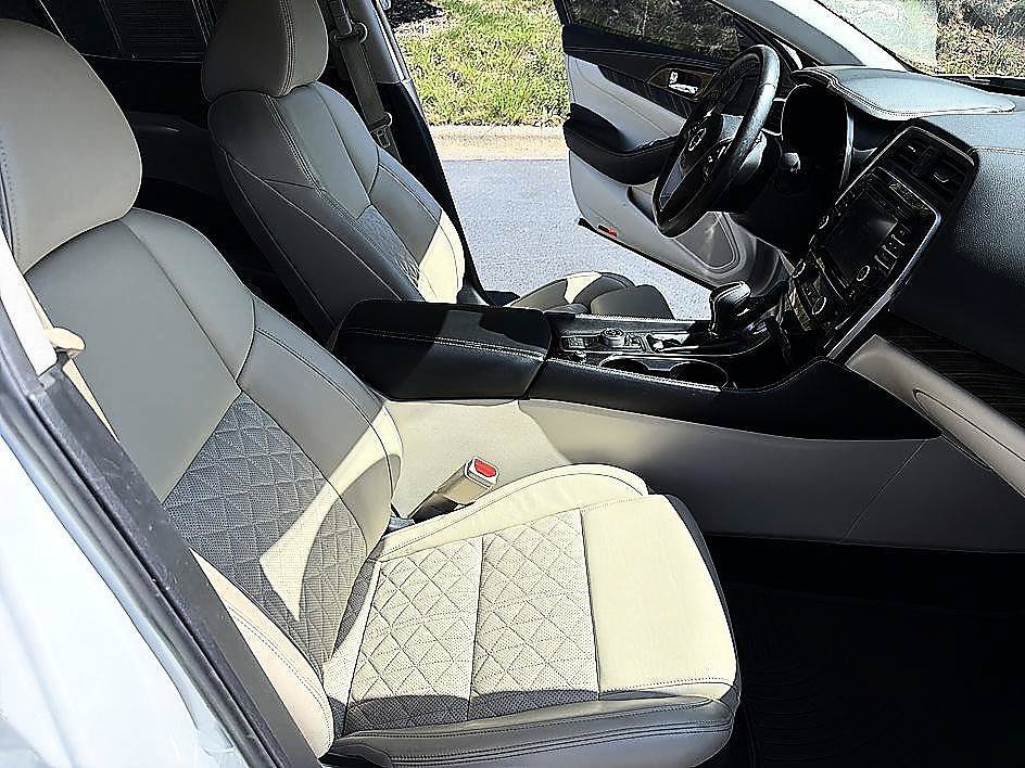 Used 2016 Pearl White Nissan 3.5 Platinum image 19