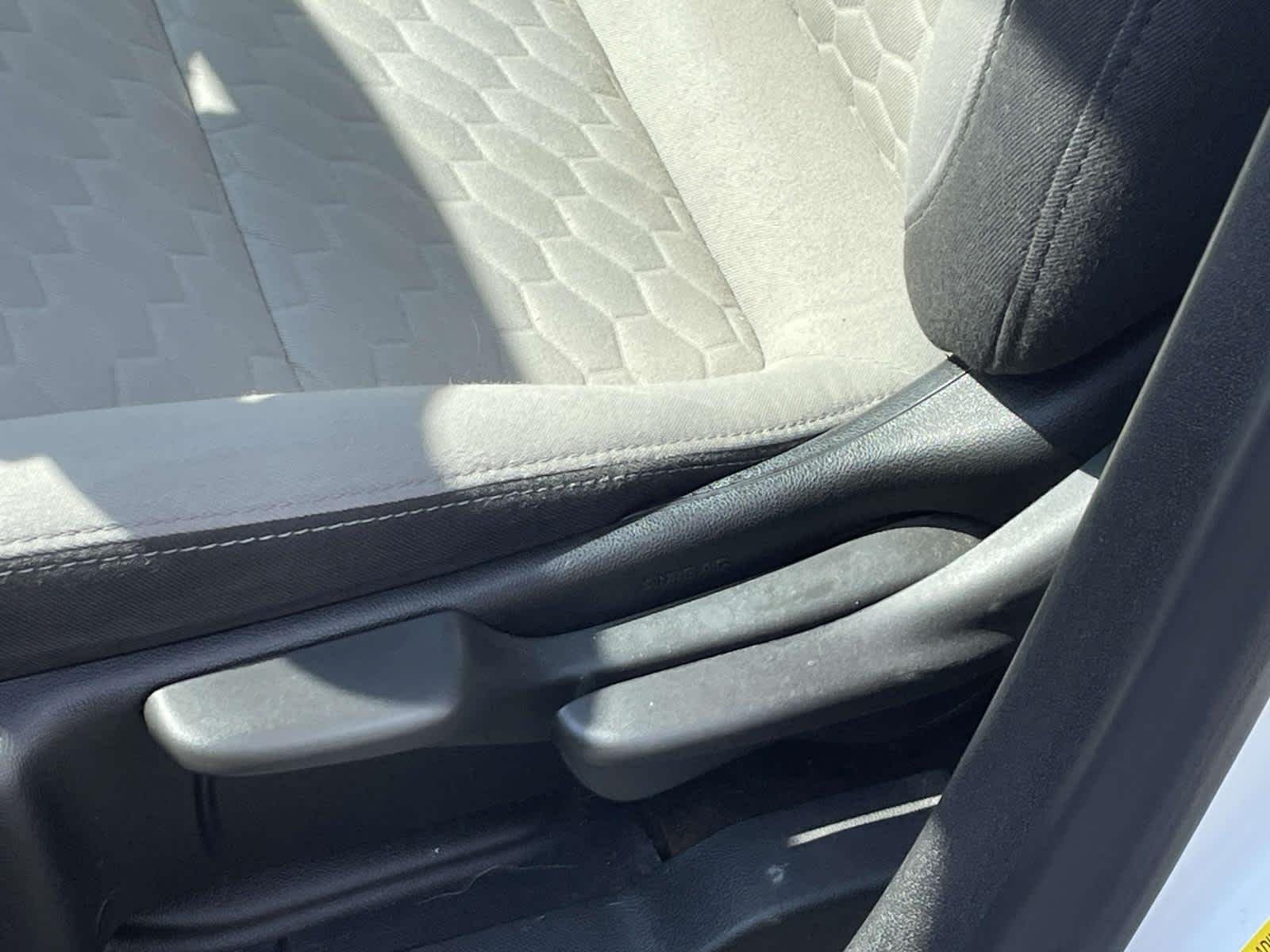 Used 2018 Summit White Chevrolet LS image 22
