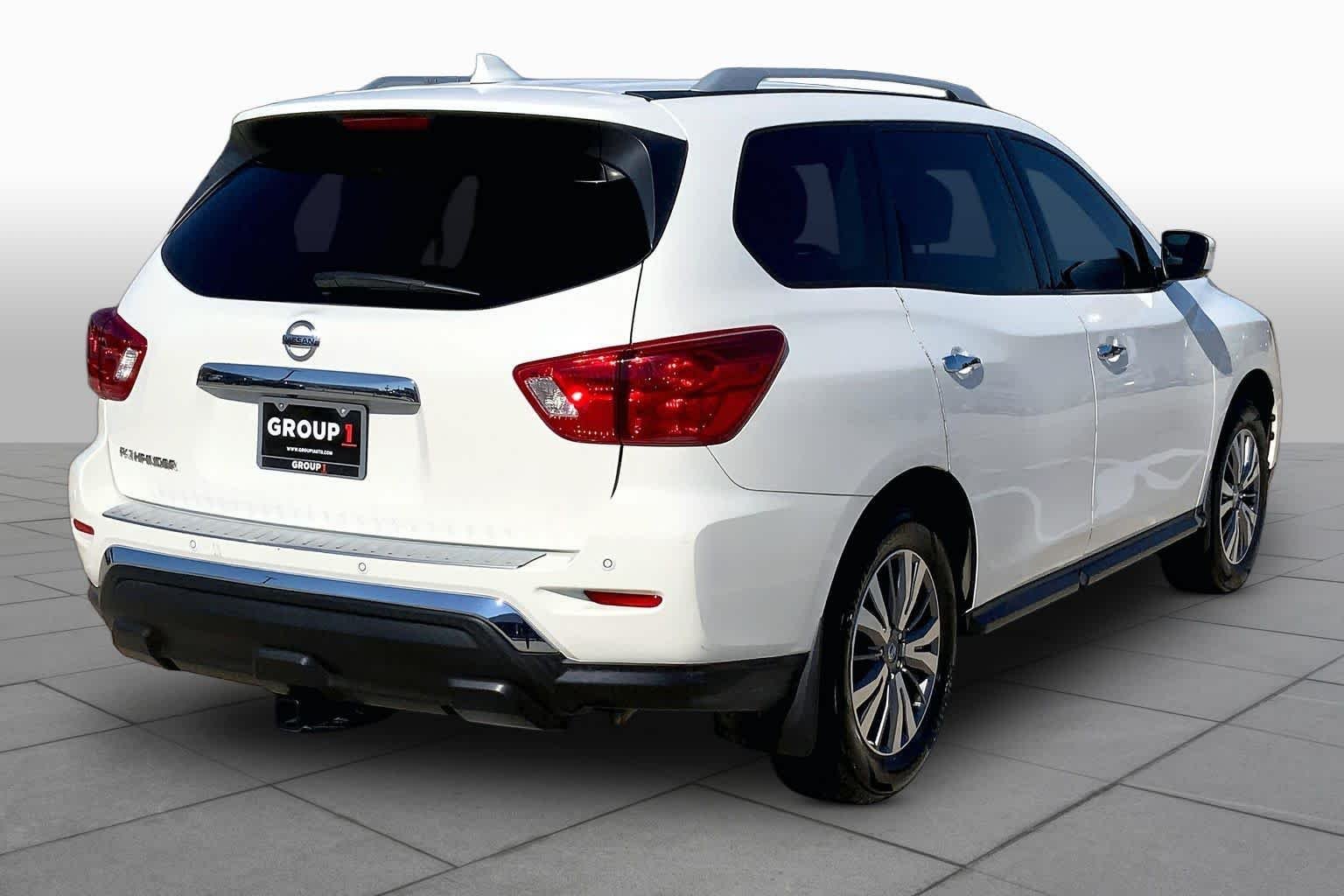 Used 2020 Glacier White Nissan S image 13