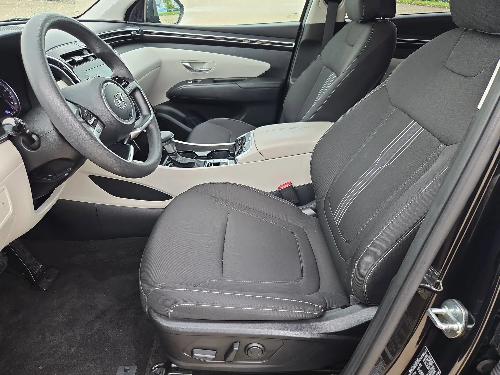 Used 2024 Black Pearl Hyundai SEL image 15