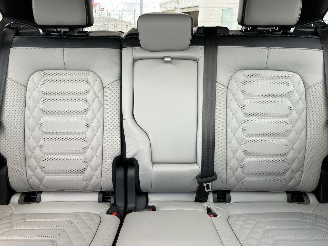Used 2024 Silver (Iconic Silver) Ford PHEV image 36
