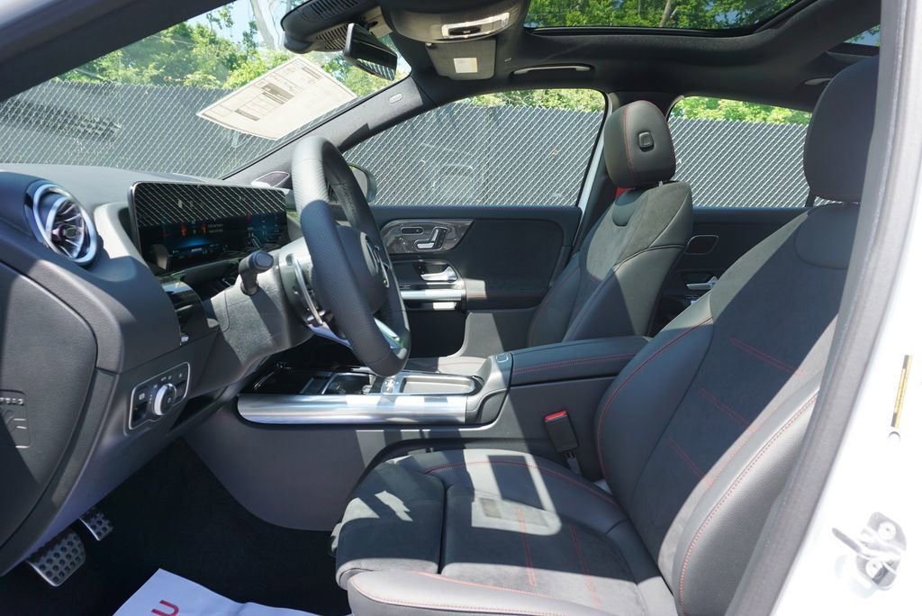 New 2026 Polar White Mercedes-Benz GLA 35 AMG® image 30