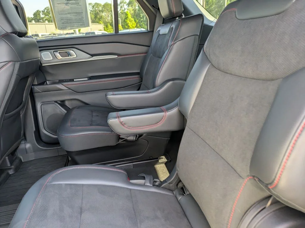 New 2026 Star White Metallic Tri-Coat Ford ST image 16