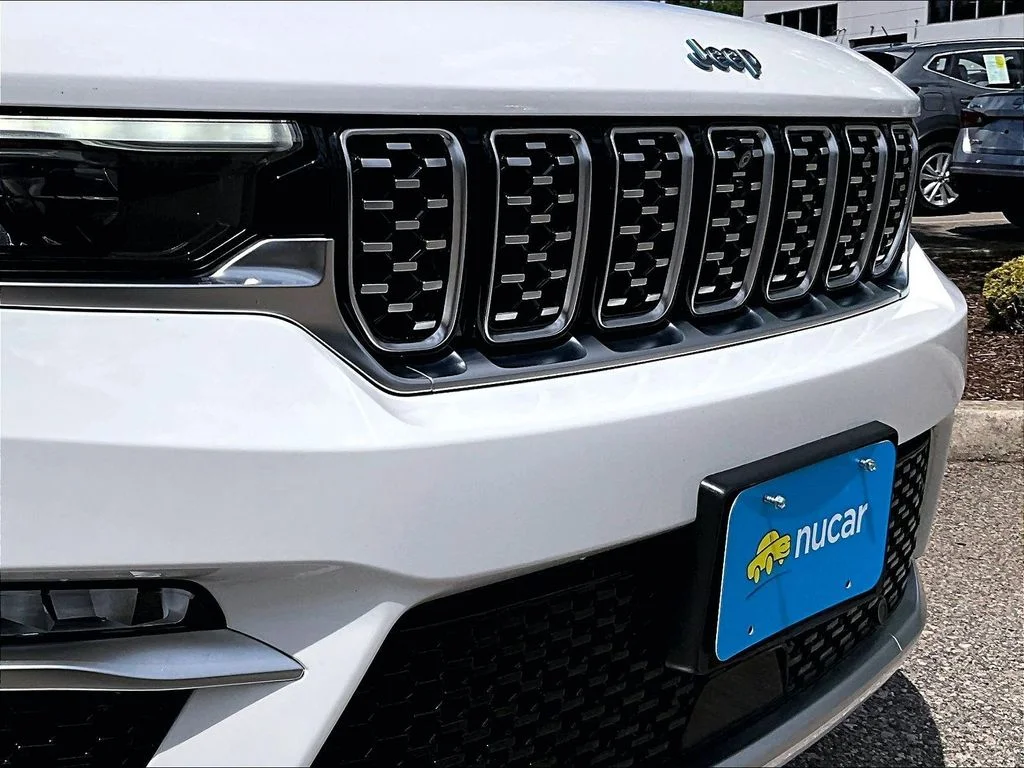 Used 2023 White Jeep Summit 4xe image 31