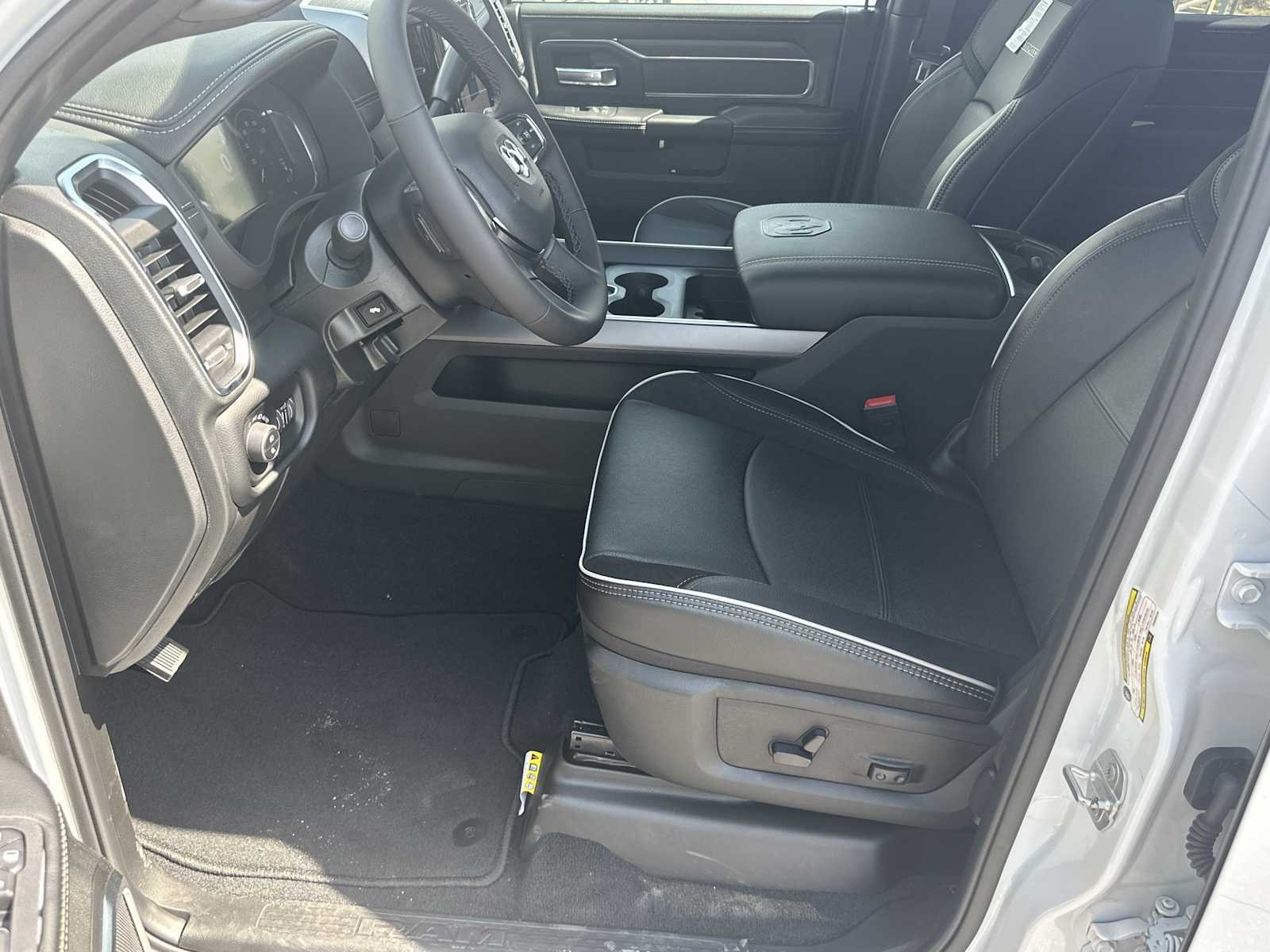 New 2026 Bright White Clear-Coat Exterior Paint RAM Laramie image 9