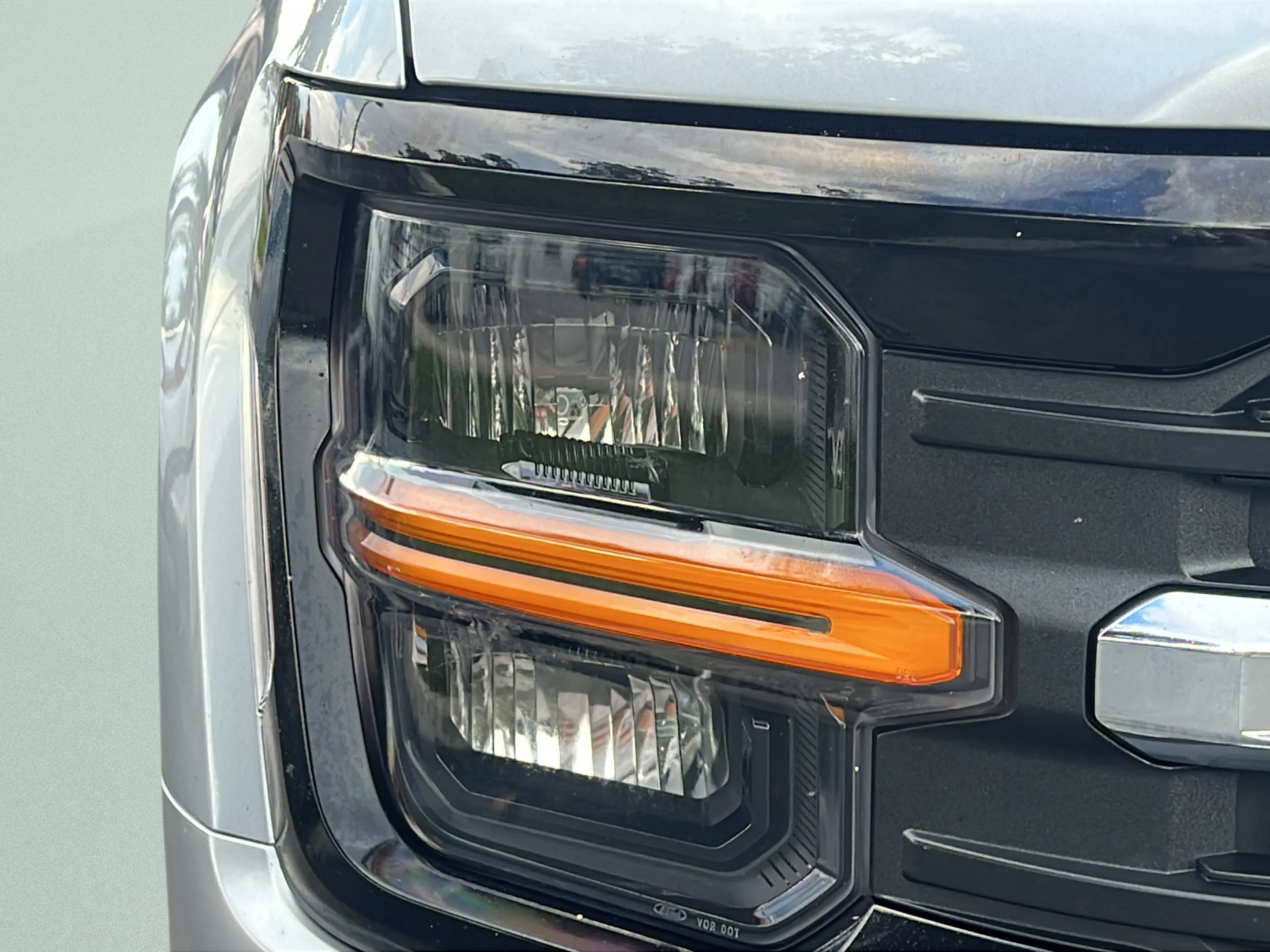 Used 2025 Silver Metallic Ford XLT image 9