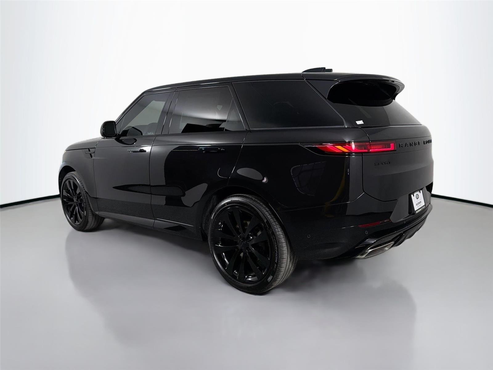 New 2026 Santorini Black LAND ROVER Dynamic SE image 7
