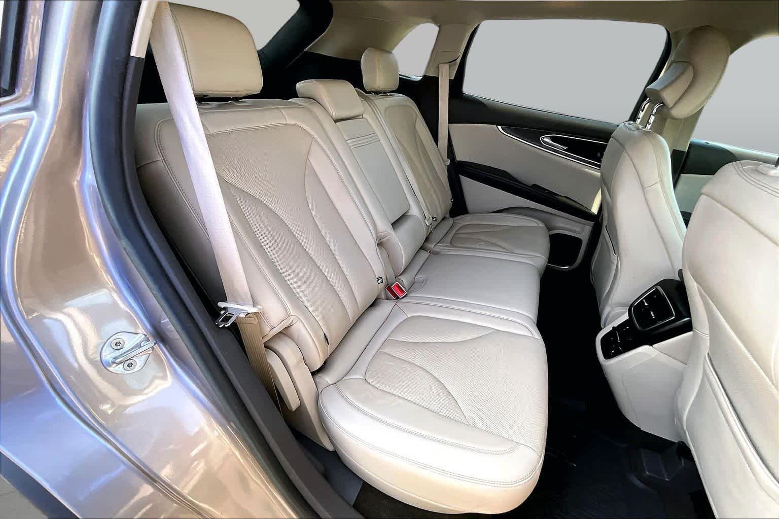 Used 2019 Iced Mocha Lincoln Reserve image 20