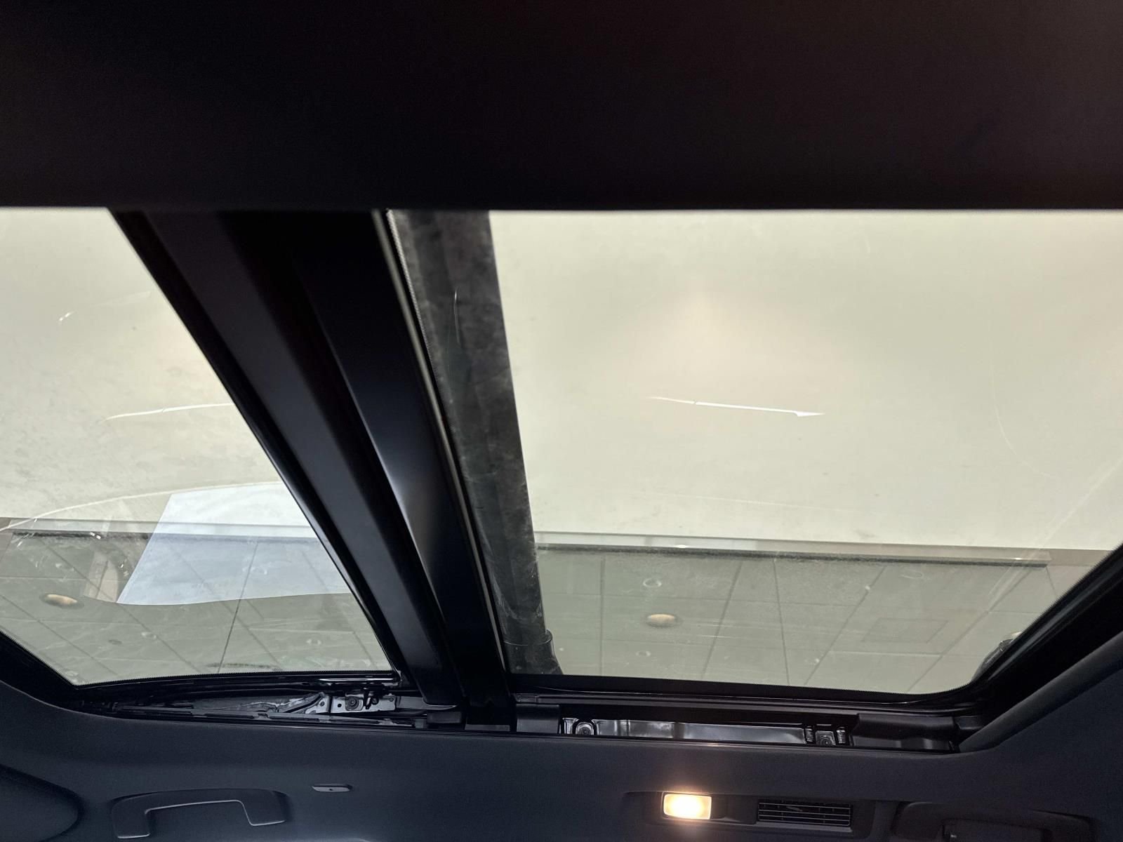 New 2027 2T DEEP EMRD INFINITI Autograph AWD image 8