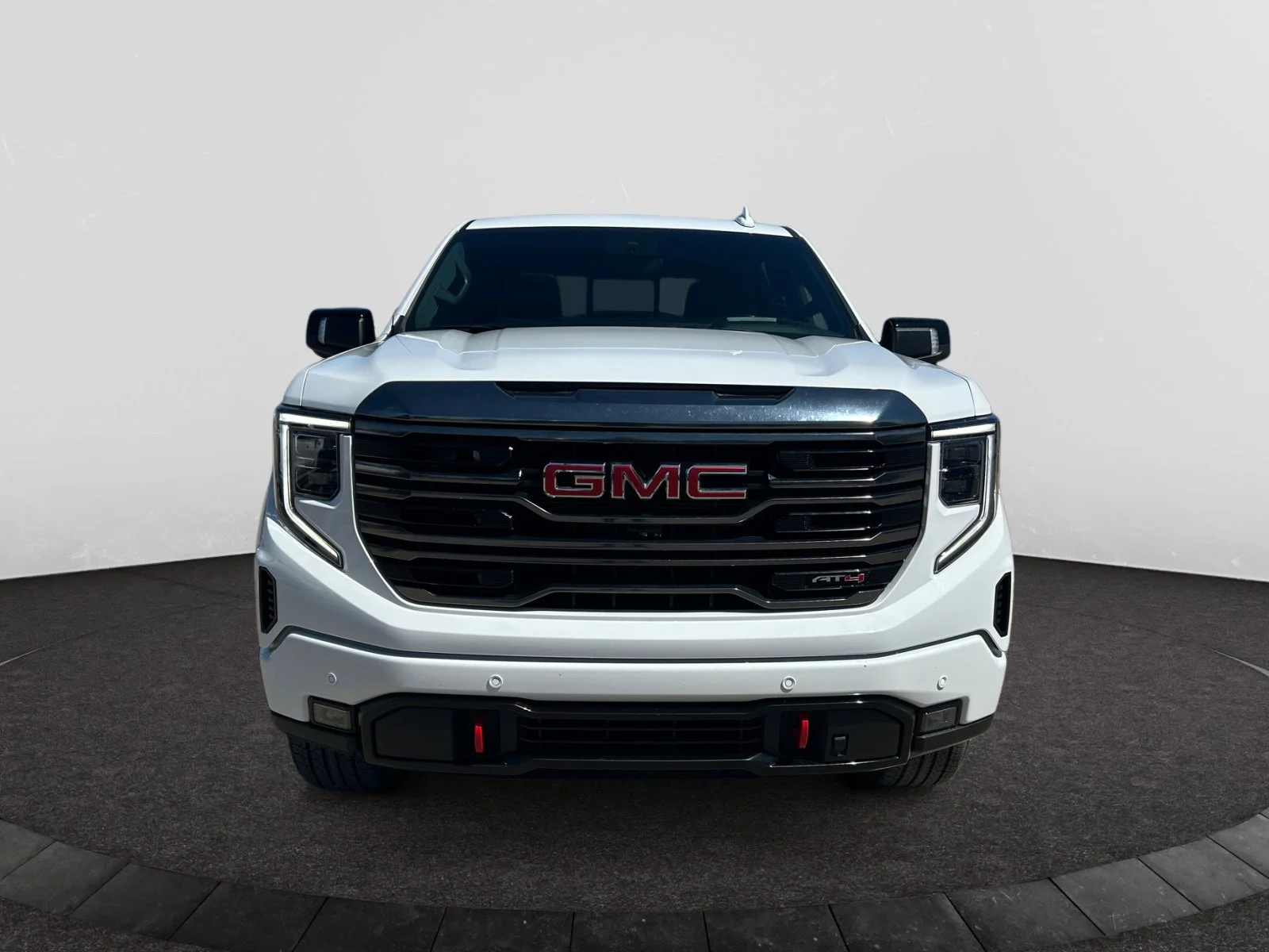 Used 2023 White GMC AT4 Crew Cab image 8