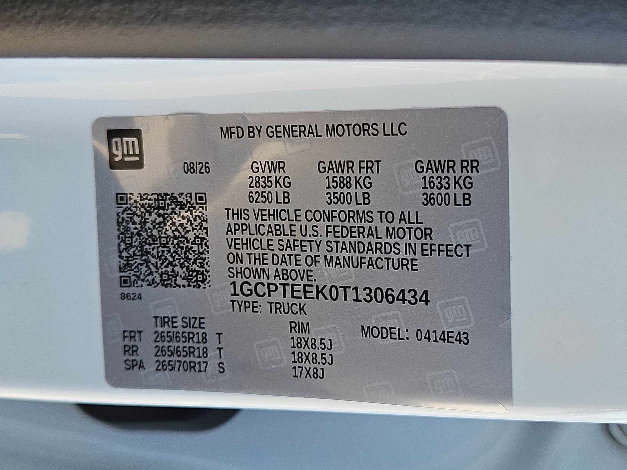 New 2026 Summit White Chevrolet Trail Boss image 16