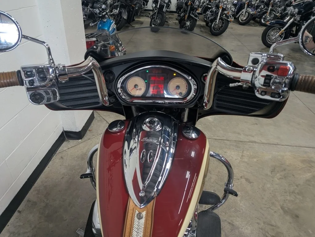 Used 2016 Red/Cream Indian Motorcycle Indian Red image 13
