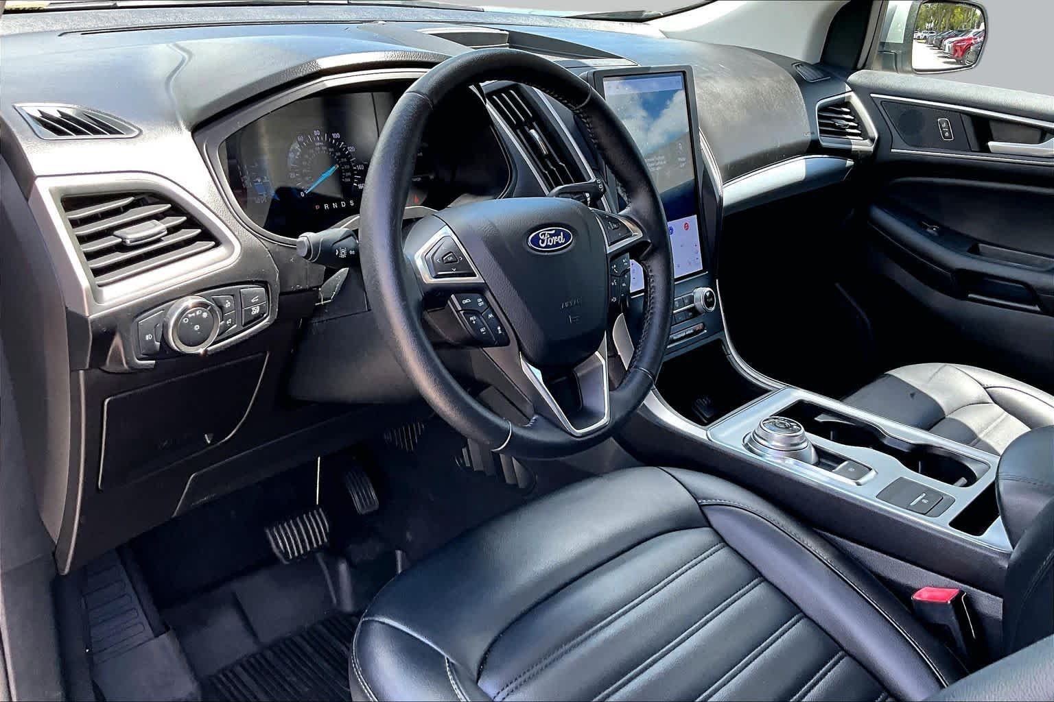 Used 2022 Iconic Silver Metallic Ford SEL image 18