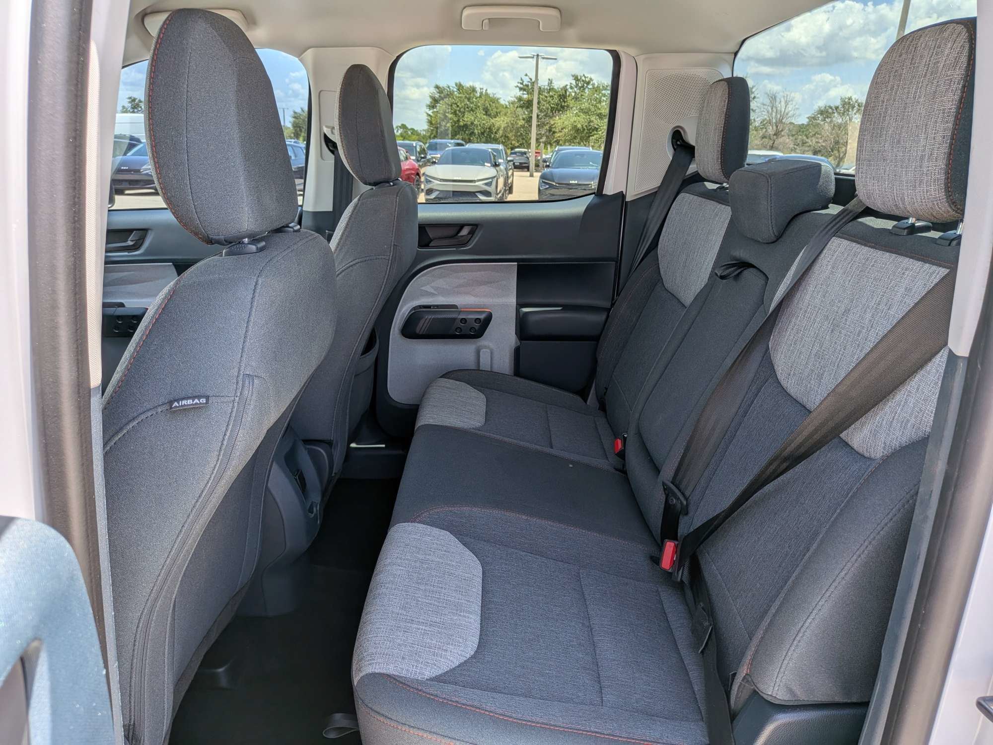 Used 2022 Oxford White Ford XLT image 17