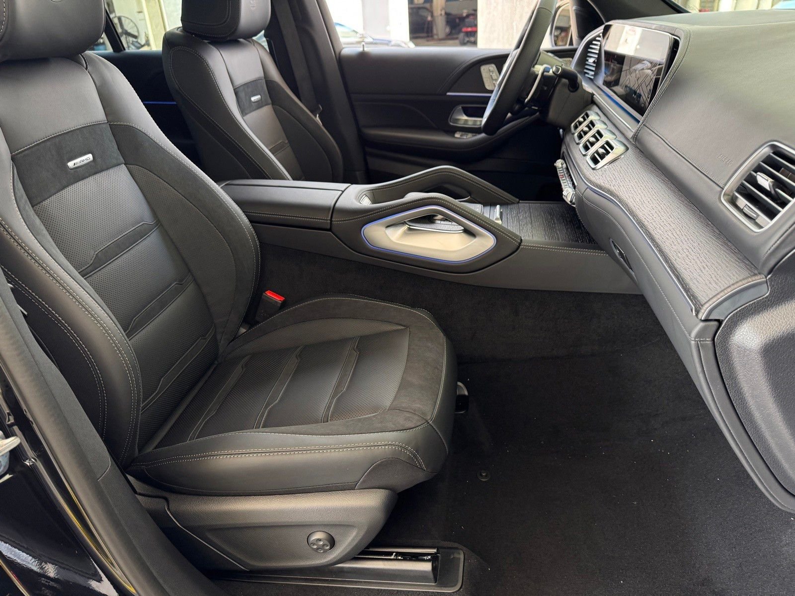 New 2026 Obsidian Black Metallic Mercedes-Benz AMG® GLE 53 4MATIC+ SUV image 16