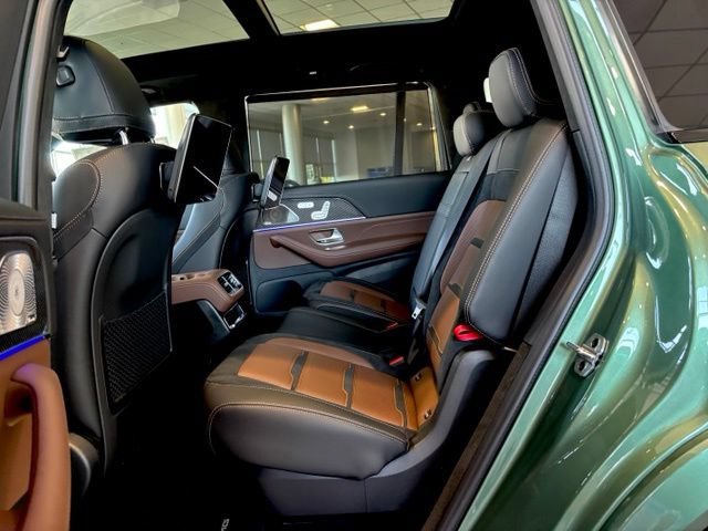 New 2026 MANUFAKTUR Ireland Mid Green Metallic Mercedes-Benz AMG® GLS 63 4MATIC+ SUV image 57
