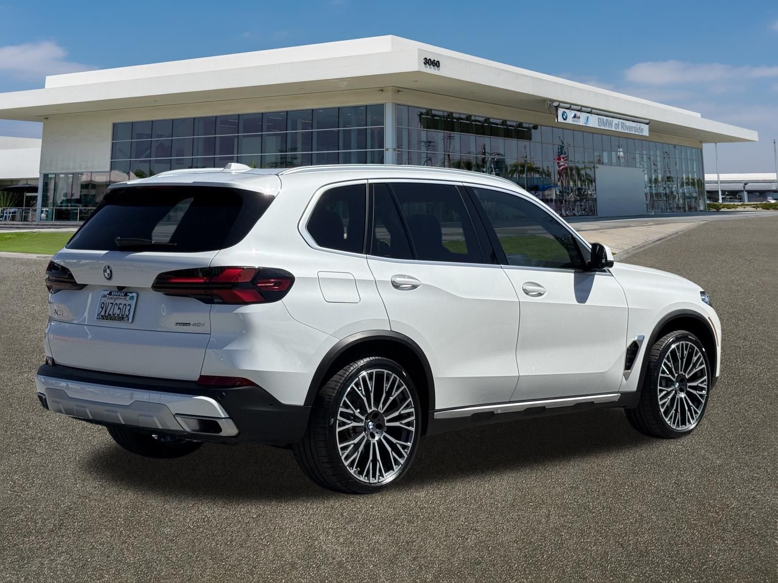 Used 2026 Mineral White Metallic BMW sDrive40i image 10