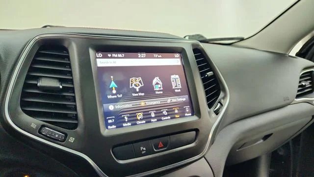 Used 2019 Black Jeep Trailhawk image 24