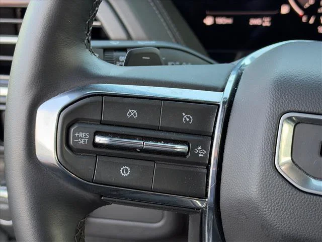 Used 2025 White Frost Tricoat GMC Denali image 28