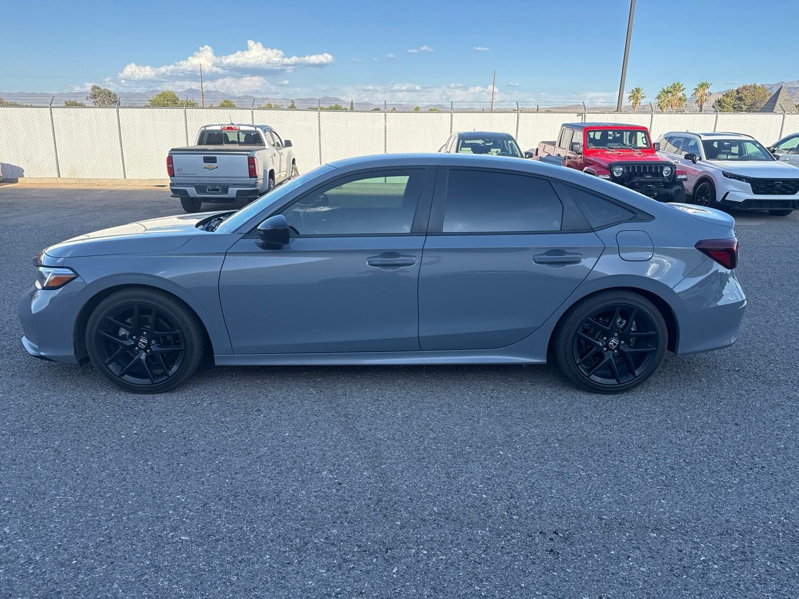 Used 2025 Urban Gray Pearl Honda Sport image 2