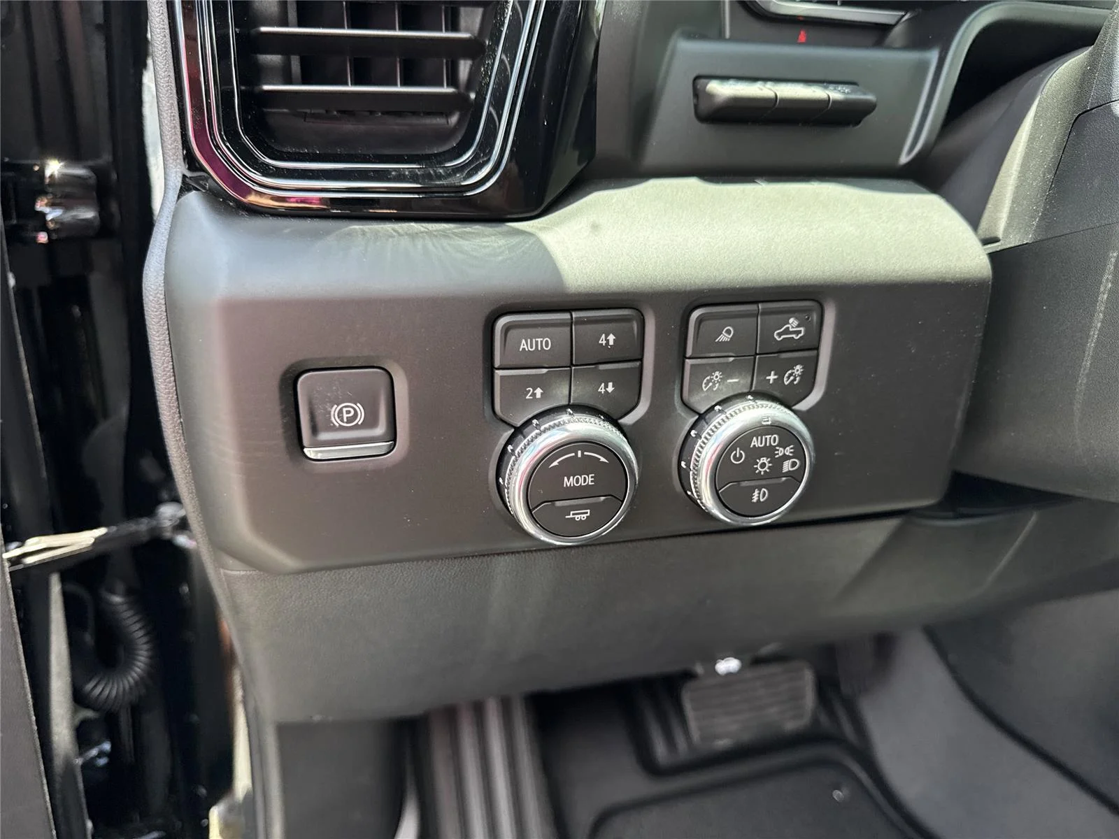 New 2026 Onyx Black GMC AT4 image 29