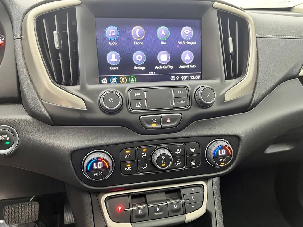 Used 2024 White GMC Denali image 27