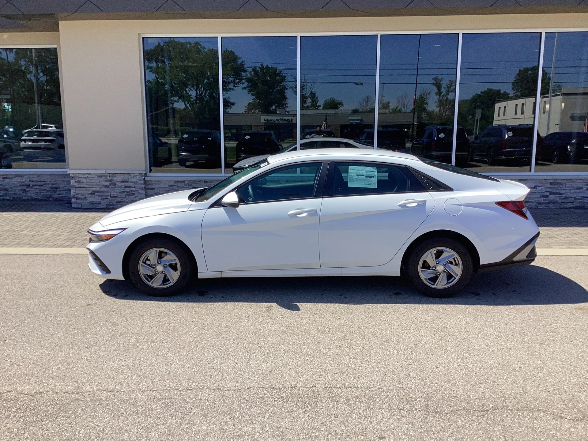 New 2026 Serenity White Pearl Hyundai SE image 2