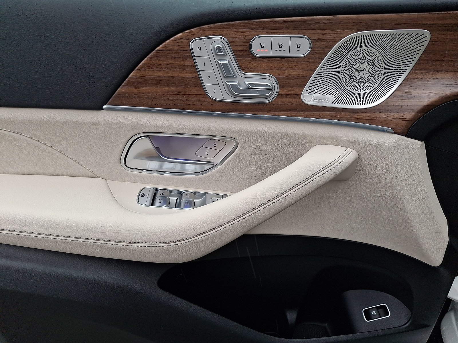 New 2026 Polar White Mercedes-Benz GLS 450 image 10