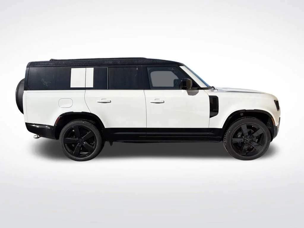 New 2026 White Land Rover V8 image 5