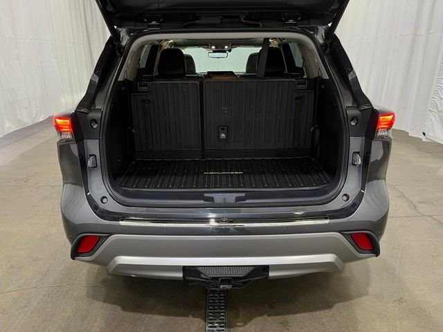 Used 2023 Gray Toyota Platinum image 13