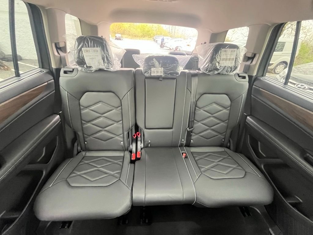 New 2026 Green Volkswagen 2.0T SE w/Technology image 25