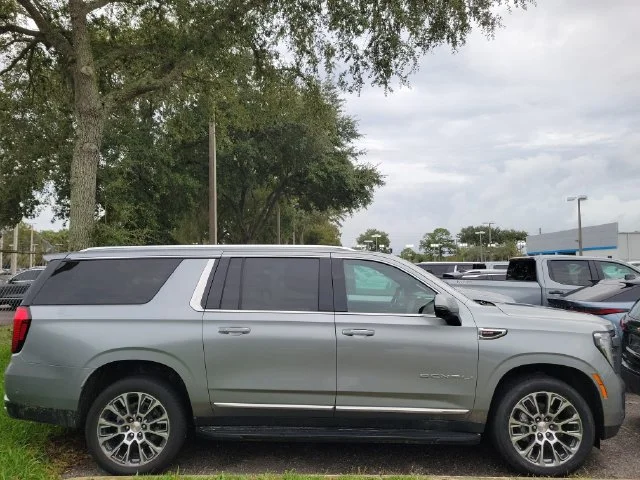 2025 GMC Yukon XL Denali - Photo 8