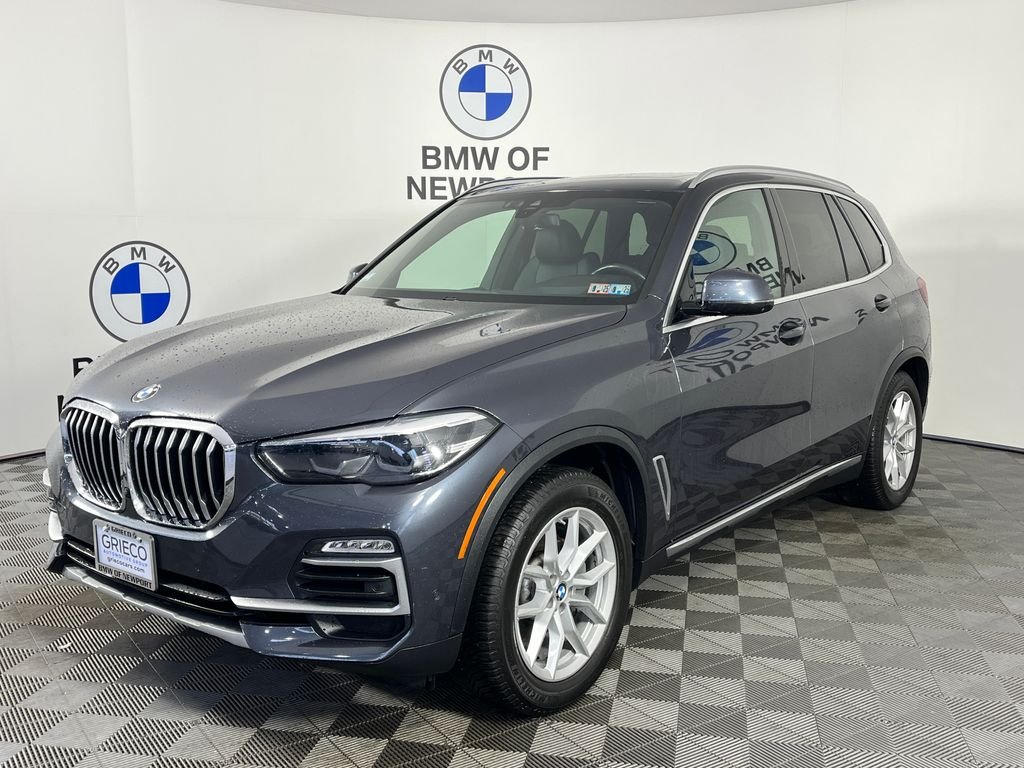 Used 2021 Gray BMW xDrive40i image 2