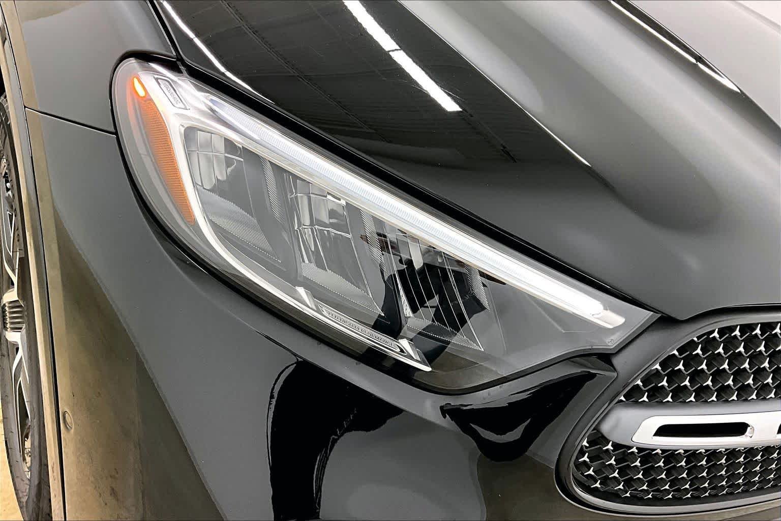 New 2026 Black Mercedes-Benz GLC 300 image 13