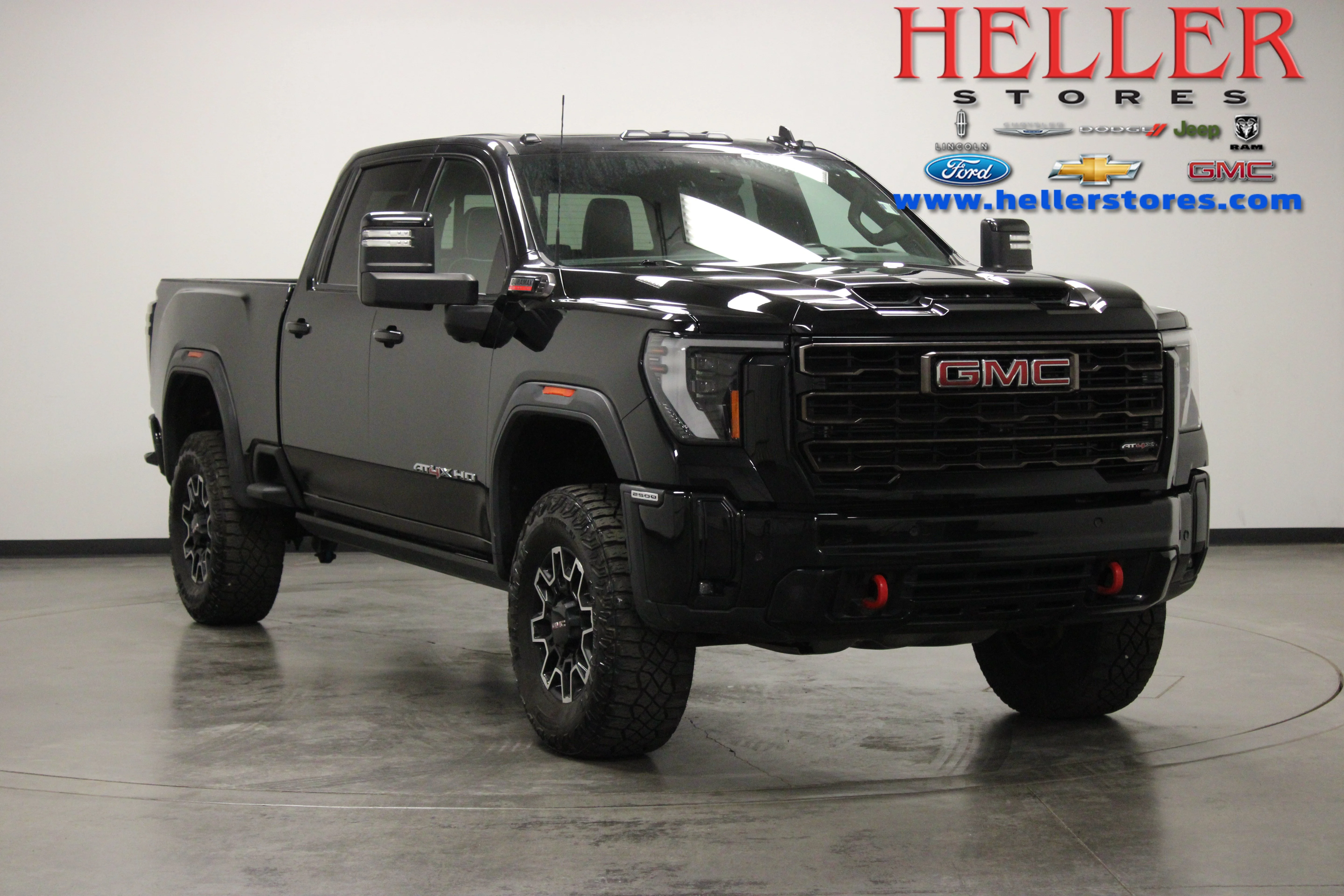 Used 2025 Onyx Black GMC AT4X image 1
