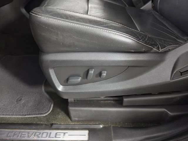 Used 2018 TUNGSTEN METALLIC Chevrolet LT image 19
