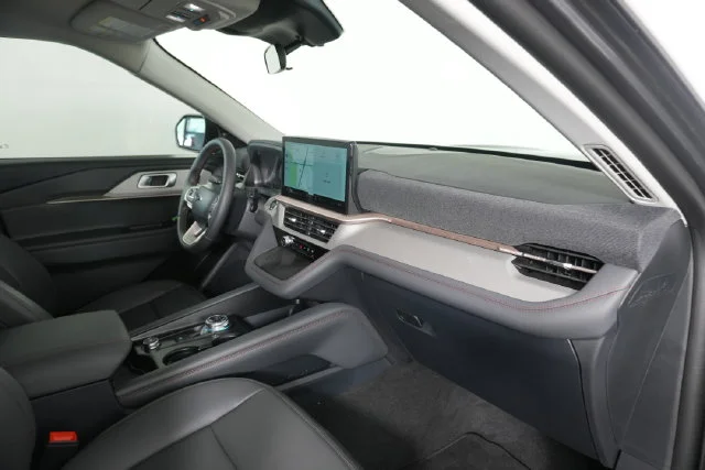 New 2026 Carbonized Gray Metallic Ford Active image 32