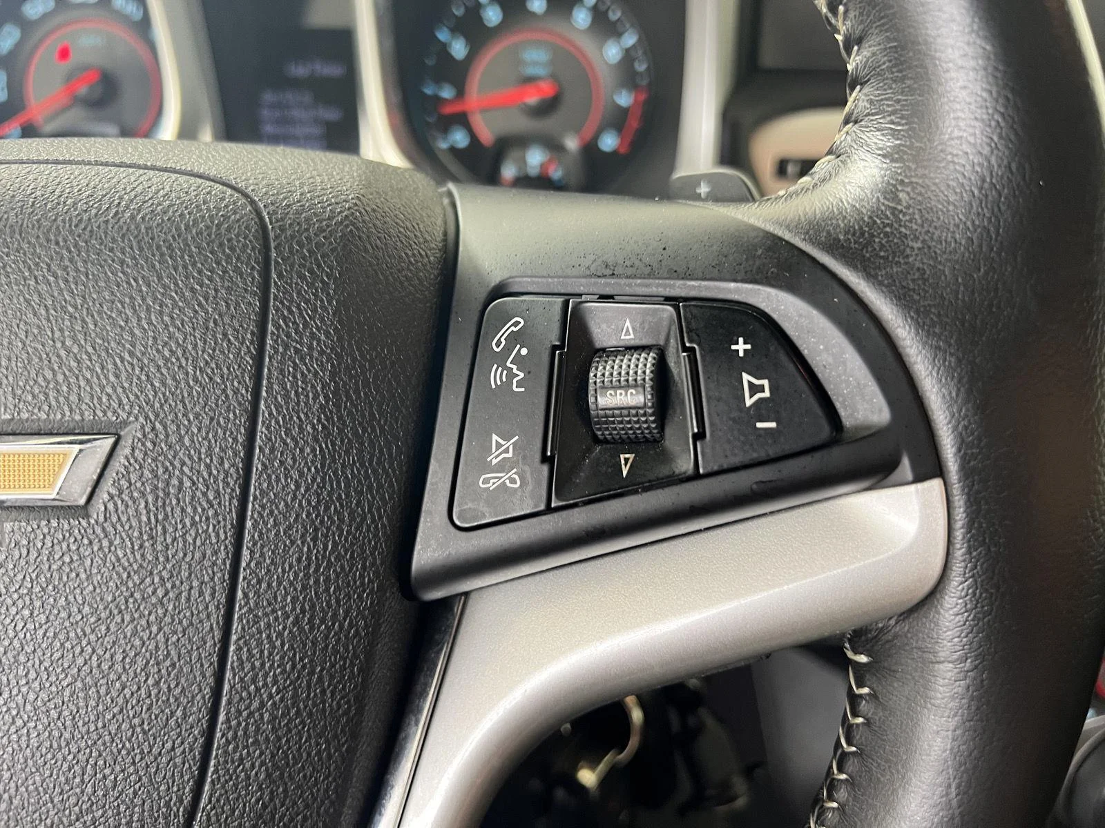 Used 2014 Red Rock Metallic Chevrolet LT image 9