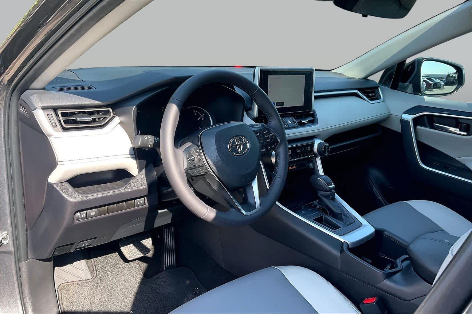 Used 2025 Magnetic Gray Metallic Toyota XLE Premium image 17