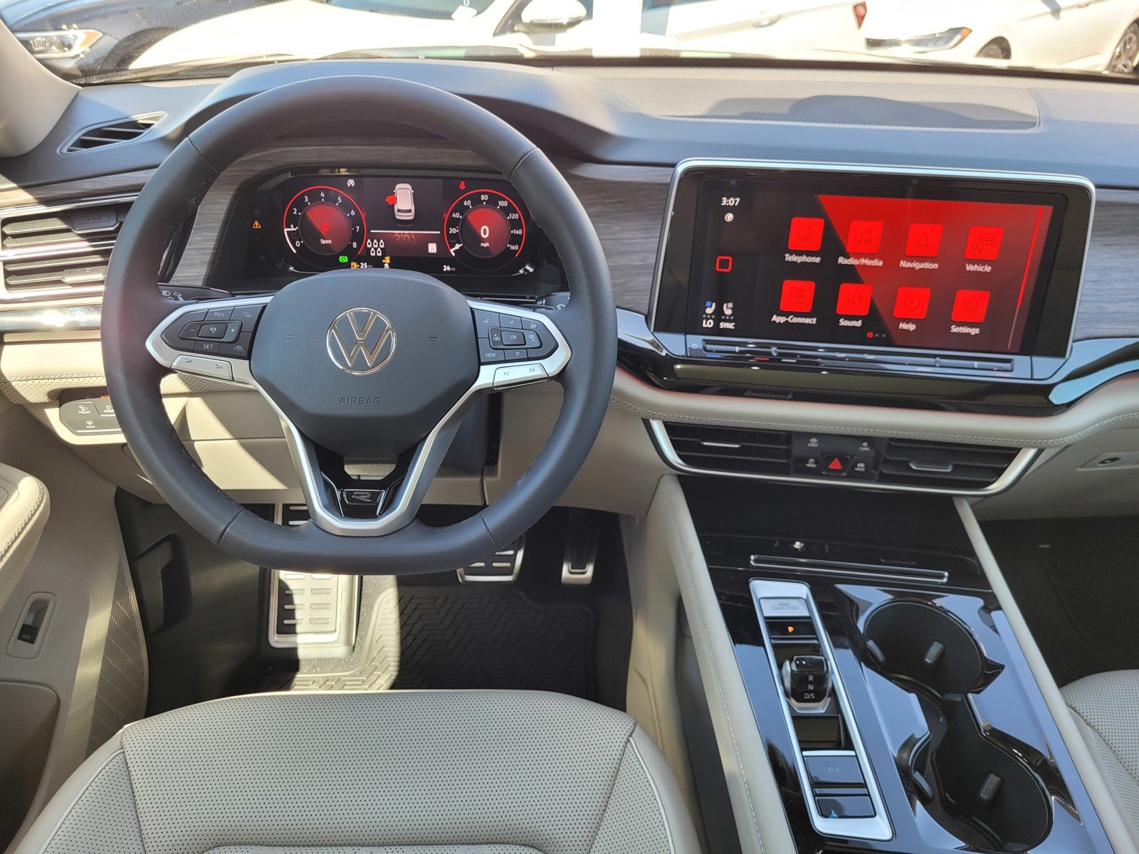 2025 Volkswagen Atlas SEL Premium R-Line - Photo 9