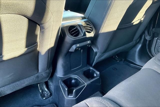 Used 2022 Black Jeep Altitude image 11