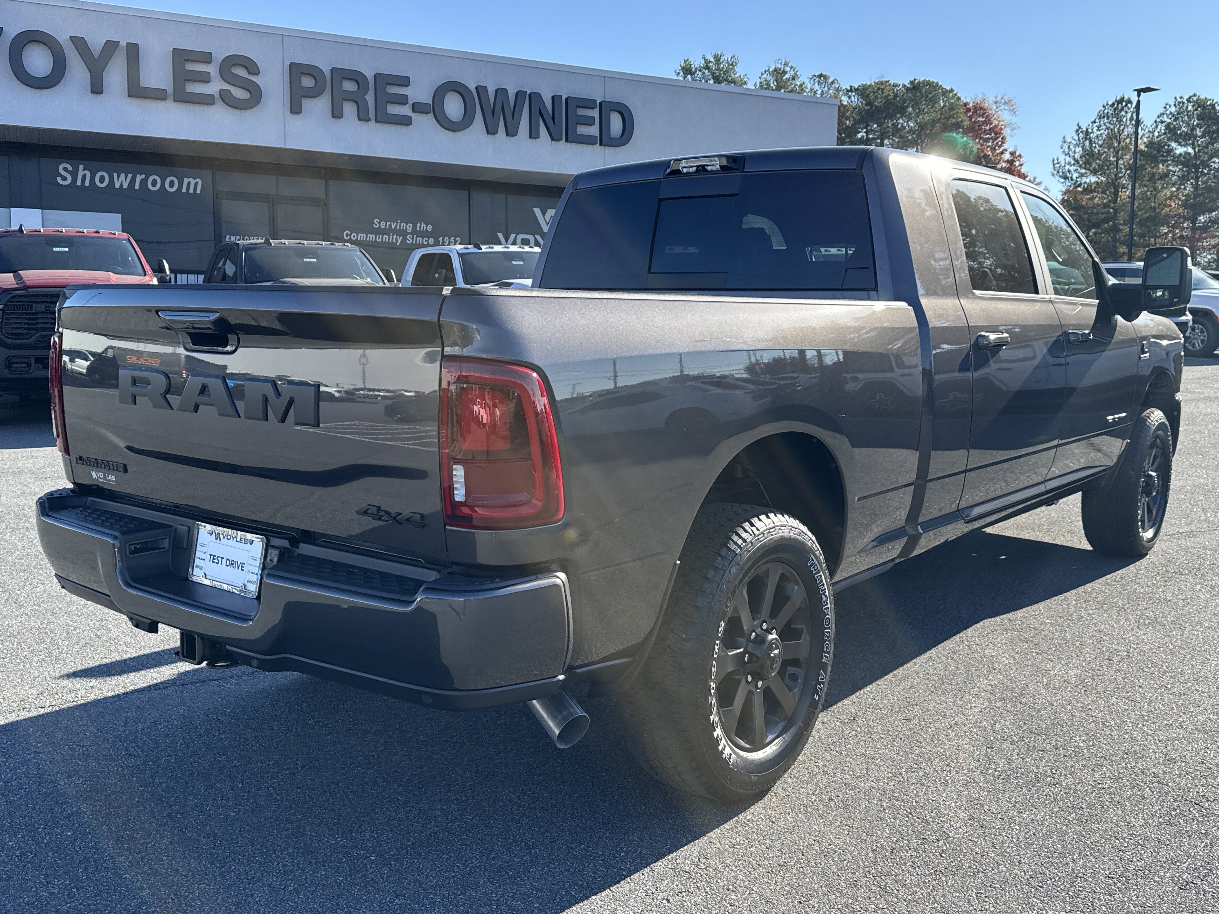 New 2026 Granite Crystal Metallic Clear-Coat Exterior Paint RAM Laramie image 8