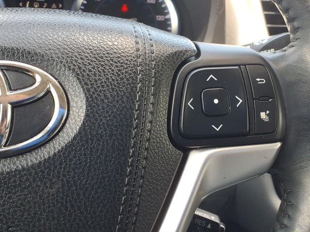Used 2015 Silver Toyota Limited image 22