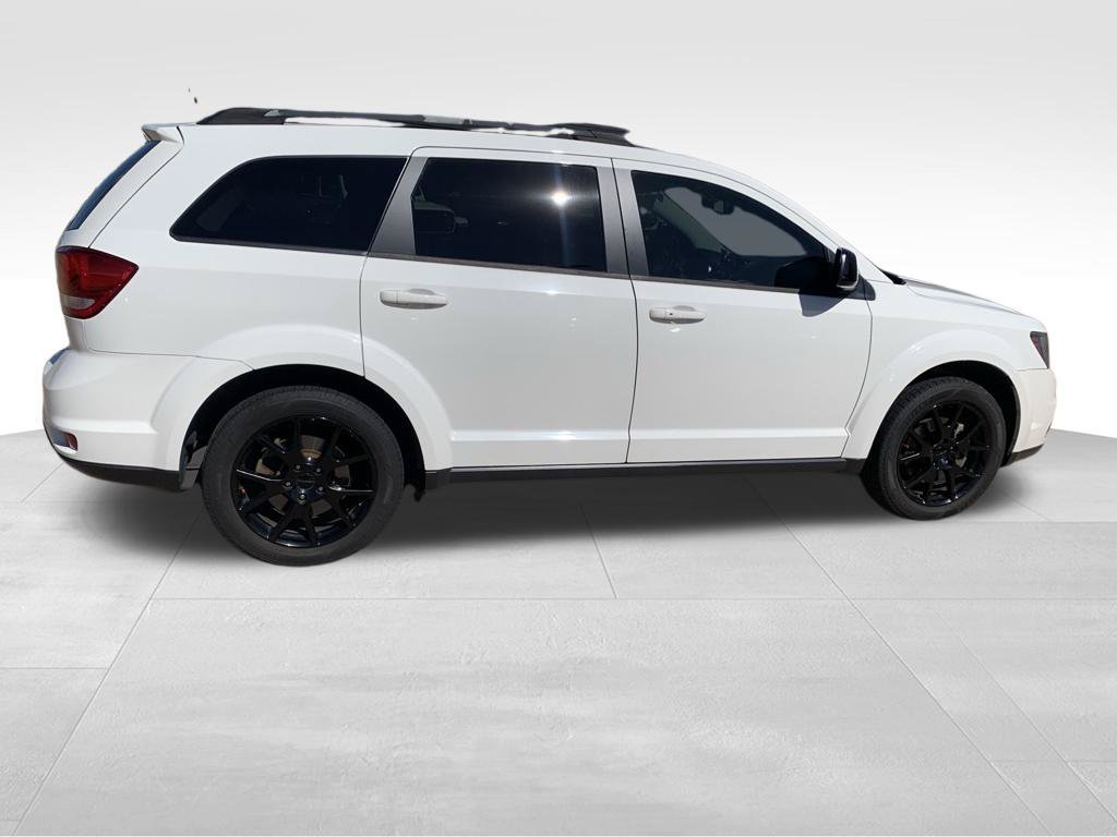 Used 2017 White Dodge SXT image 14