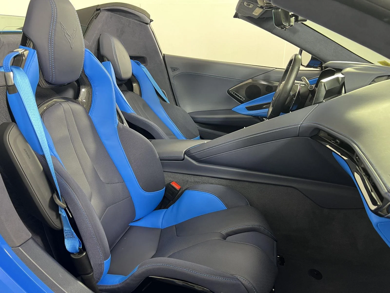 Used 2023 Rapid Blue Chevrolet 3LT image 23